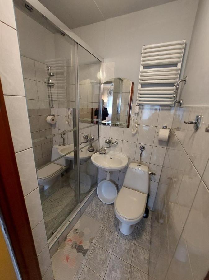 Pokoje Nad Raba Myślenice Esterno foto
